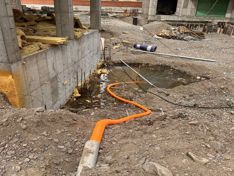 Дунд гол руу техникийн бохирдолтой хөрсний ус шавхсан зөрчлийг таслан зогсоолоо